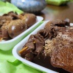 磯善 - おでん。真っ黒なのにやさしいお味、かつぶし最高！いい薫り〜