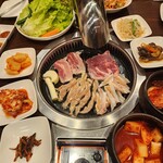 青松 - お肉盛合せ三段腹、豚のカタロス、鳥のセセリ、ナンコツ