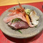 鮨 まぜき - ▪️刺身盛り合わせ
      千葉の勝浦カツオ　藁焼き
      銚子の金目鯛
      北海道の青柳
      伊勢の北海縞エビ
      釧路の真つぶ貝
