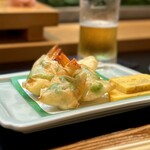 寿し辰 - えびの春巻き揚げ（¥850税抜）
      海老と枝豆、白はんぺんを春巻きの皮で巻いて揚げてあります。