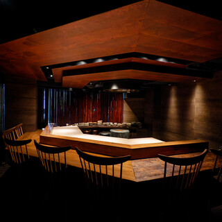 まるで大人の隠れ家。特別な日にふさわしい洗練された和空間