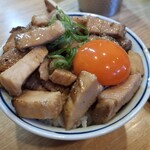 創作麺 ひとすじ - 炙り肉玉丼　500円