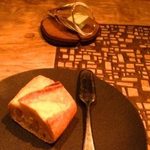 mori - パンと岩海苔のバター