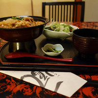 名古屋コーチン・旬菜 一鳳 金山本店 - 名物 極上親子丼