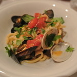 ヴィーノ・デッラ・パーチェ - ビーゴリ　浅利、ムール貝、海老　貝類のスープ