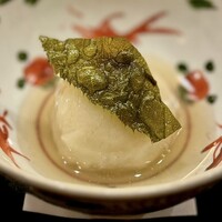 鎌倉 北じま - イバラガニモドキと桜餡の百合根