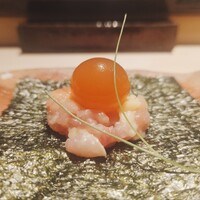 焼鳥 篠原 - キンカンの黒帝鶏生つくね乗せ海苔巻き