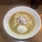 ヌードル＆スパイスカレー 今日の1番 - かけソバ(煮干ラーメン)ですが味玉は店主からのお心遣いです／いつも有り難うございます！