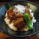 Kiyoshi - 角煮丼のアップ(2014.03)