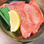 炭火焼肉 にく式 すすきの店 - 