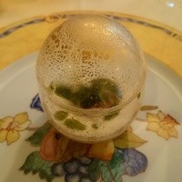 レストラン・ランス・ヤナギダテ - 卵型に入ったなめらかなカリフラワーのクレーム キャビア、カニ、コンソメゼリーを添えて