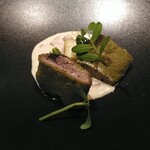 グラール - 鰹のカツレツ　エストラゴンというハーブの辛みと苦味が鰹の肉肉しさととても合う。