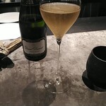 グラール - ペアリング1　シャンパン　炭酸感が強めな種類か？飲みやすかったです。