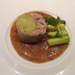 グラール - チーズリゾットのうずら肉巻き　アスパラを練り込んでチーズのしつこさを緩和しようとしたが、チーズがやや優勢だったかな。。