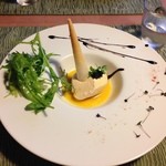 オマールエビをホタテ・エビのムースで囲んだテリーヌ