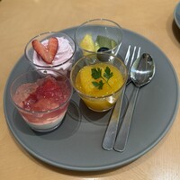ブッフェアンドカフェ スロープサイドダイナー ザクロ - 