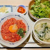 牛刺しと焼肉 仔虎 クリスロード店 - 