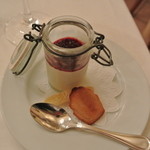 ル・ブルギニオン - ヴァニラのムースとブルーベリー