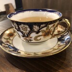 中町茶寮 - カモミールティー　カップはノリタケ