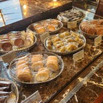 エーグルドゥース - 焼菓子もたくさんあります
