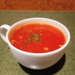 ア・トレ・ヤン - 野菜入りトマトスープ