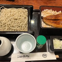 日本橋　本陣房 - 鰻重と蕎麦