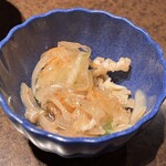 居酒屋 大将 - お通し　鶏皮ポン酢