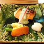 祇園 いわさ起 - 桜鱒の幽庵焼き 唐墨添え