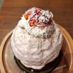 京かき氷 つみき - トップはいちごと桜マスカルクリームにパルミジャーノチーズ！