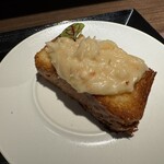 銀座ちとせ - ブリオッシュのトースト　上に毛蟹のソース