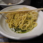 丿貫 - ニラバターのあえ玉の麺