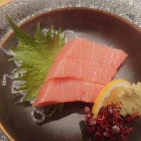 梅田 鮨割烹のの - マグロ刺身普通に美味しです。