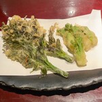 旬菜処 びいどろ - びいどろ(沖縄&本土のタラの芽の天ぷら食べ比べ)