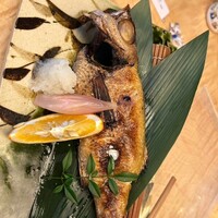 対馬のどぐろとイカ活き造り 博多 魚蔵 都ホテル店 - 