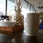 Kai Market - ホットコーヒーと卓上の調味料