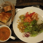 DEAN & DELUCA  - スープデリプレート　挽肉とキドニービーンズのトマトスープ　５種のデリサラダ