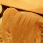 糧うどん　冷もり；麺はこんな感じ