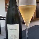 日本料理 TOBIUME - お酒①ジェローム・プレヴォー・ラ・クロズリー・レ・ベギーヌ・エクストラ・ブリュット2019(RMシャンパーニュ、フランス)
      葡萄品種:ピノ・ムニエ100%