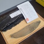 日本料理 TOBIUME - 奥井海生堂の蔵囲4年もの利尻昆布(北海道礼文島船泊浜産一級)
      血合抜き本枯節(鹿児島県枕崎産、近海一本釣り鰹の背節)