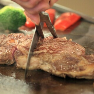 ライブキッチンで調理！ビュッフェスタイルで料理もデザートも♪