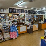 浜千鳥館 売店 - 店内➃