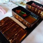 The Sea By Alexander's Steakhouse - 牛肉たたき（容器も凄くお洒落！）