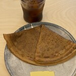 Hygge by ØC - 아이스 커피와 크레페