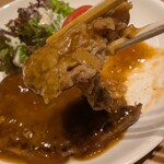 社 - 粗挽き肉も使ってるから肉感もある