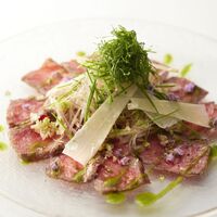 牛肉のたたき　カルパッチョ仕立て　パルミジャーノ仕立て