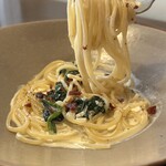 Agora sapporo - 生ハムとホウレンソウのクリームソース（麺リフト）