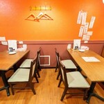 ジ丸沖縄居酒屋 - テーブル席