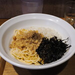 麺処 にぼし香 - 背脂の和え玉400円