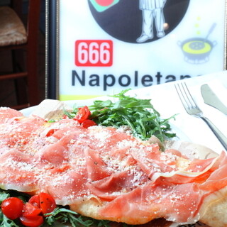 本場の味！珍しい揚げピザ「ピッツァフリッタ」を味わえる◎