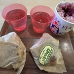 モンキーカフェ - 舞橋コロッケ 200円　メンチカツ 300円　かき氷は棟方屋のもの グレープ味 300円